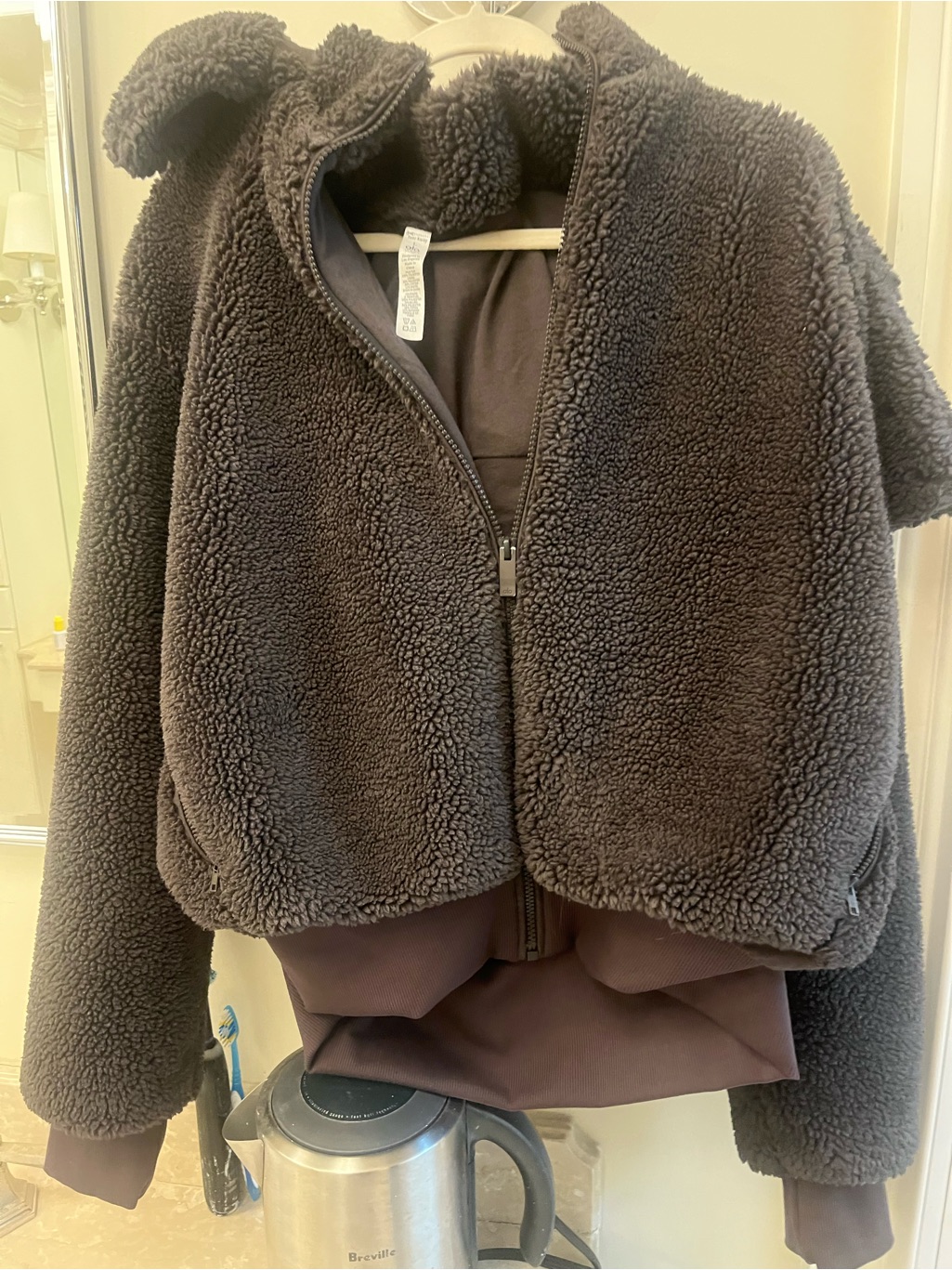 Alo Yoga Foxy Sherpa Zip Jacket In Chocolate Brown